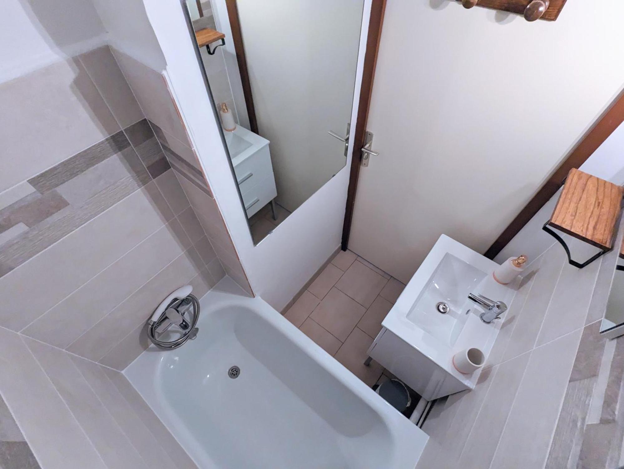 Appartement Au Calme + Parking Agde Eksteriør billede