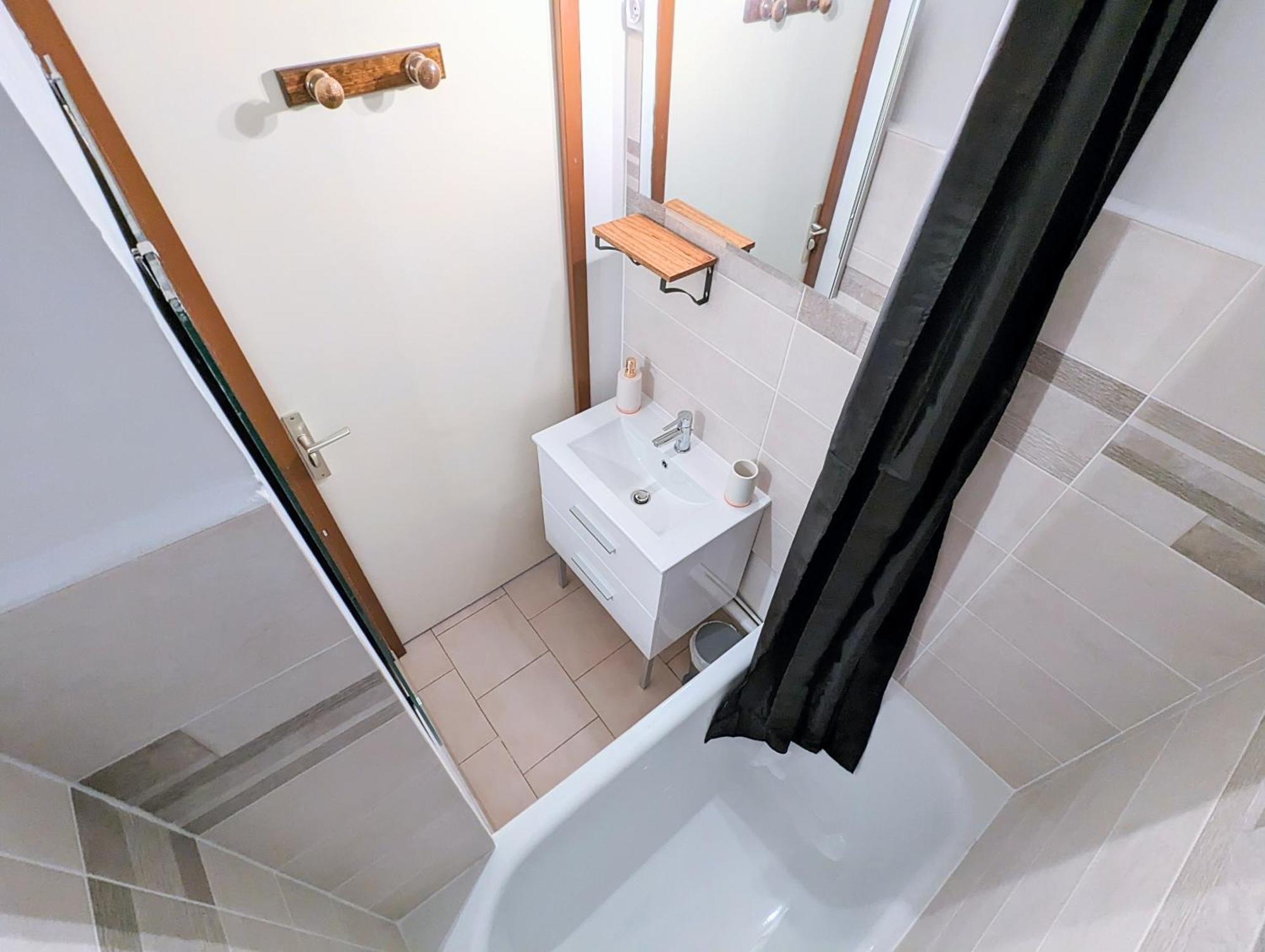 Appartement Au Calme + Parking Agde Eksteriør billede